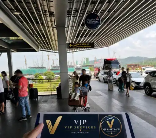 フーコック国際空港 ベトナムファストトラック待ち合わせ場所